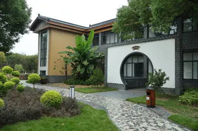 Bamboo Hidden Leisure · Courtyard Resort 샤오난허 풍경대 주변 호텔