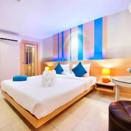 Ratana Platinum Resort Kamala Отели рядом с достопримечательностью «Развлекательный парк Пхукет-ФантаСи»