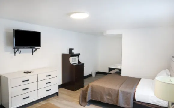 The Lancaster Motel by OYO Ronks Near Paradise