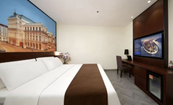 Vienna International Hotel (Nanjing Liuhe Fenghuangshan Subway Station Store)