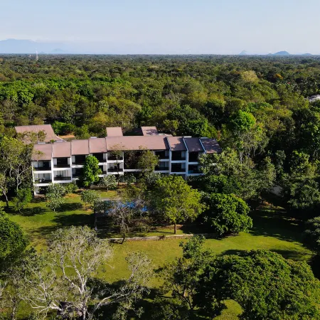 Grand Tamarind Lake