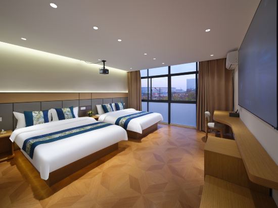Dolphin Apartment (Hongqiao National Exhibition and Convention Center Store)