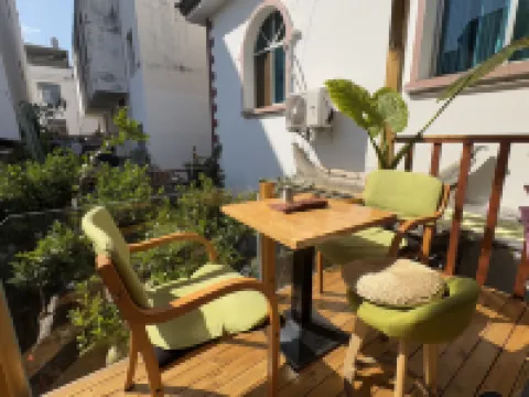 Nilv Flower Time International Youth Hostel