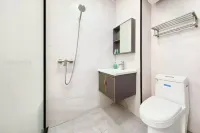 Quanzhou Dingding Homestay (Strait Sports Center)