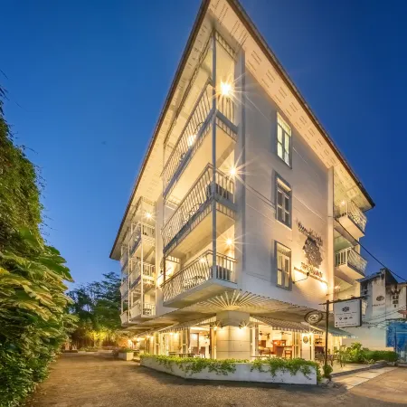 Wua Lai Boutique Hotel Chiang Mai Отели рядом с достопримечательностью «Храм Ват Шри Супхан»