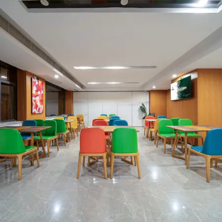 Xinxili International Hotel (Yulin Wanda Garden Expo Park Branch)
