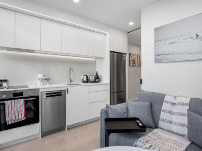 Hyde Lane APT - Walk to Shops Cafes Attractions