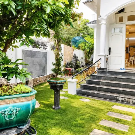 Cozy Garden Family 2BR Home Отели рядом с достопримечательностью «Гробница императора Ты Дыка»