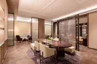 HUALUXE Hotels and Resorts XIANYANG - 5-Star