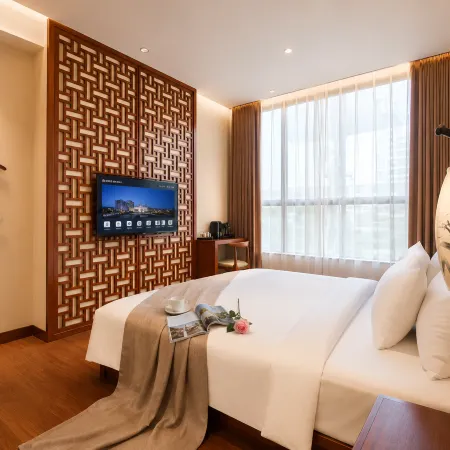 Pingjiang Qihang Theme Hotel