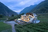Yepian Meiduo Leaf Bloom Snowy Region Healing Homestay - bar