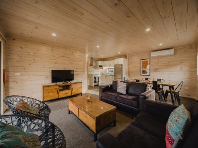 Lakes Edge Holiday Park