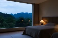 Anzhi Hillside Bloom Creek Retreat