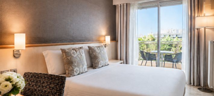 The Originals Boutique, Hôtel les Strélitzias Hotel a Antibes