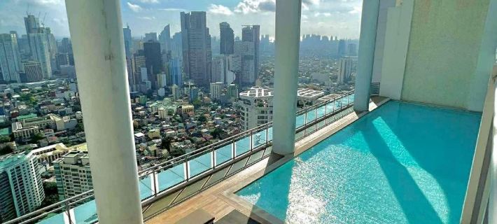 Aveline Suites Aesthetic Skydeck View ACQUA Private Residences near Rockwell Makati Hotels in Mandaluyong