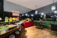 Fuyu Hotel - parking