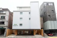 โรงแรม คอนเน็กเต็ด นนฮยอน - ที่มีสระว่ายน้ำ