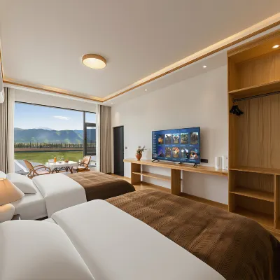 Xiayekang Oxygen-Supply Homestay (Shangri-La Dukezong Ancient City High-Speed Railway Station) Hotels near Xianggelila Railway Station