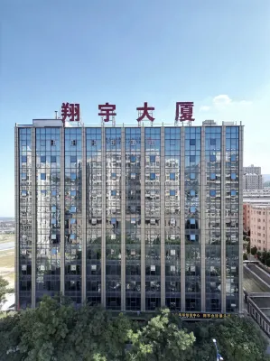 Xiangyu Hotel - parking