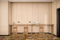 Junyi Hotel (Wenzhou Railway Station Wutian Old Street) - Balkoner