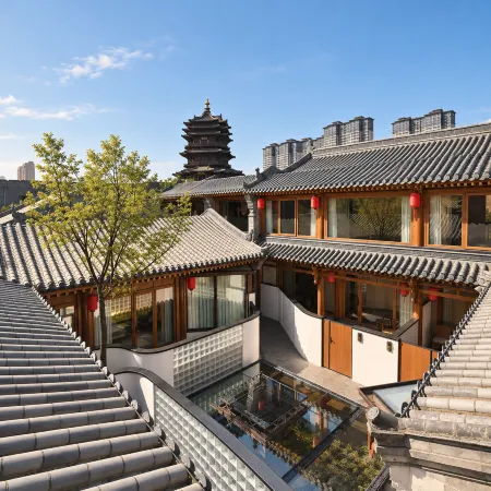 Qianheju Hot Spring Villa