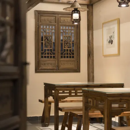 Chaji Mantanghong Courtyard