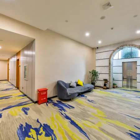 Super 8 Hotel (Tieling Railway Station Pacific Shopping Center)