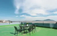 Chicken Mountain Seaside Homestay