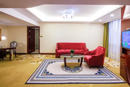 Vienna International Hotel Отели рядом с достопримечательностью «Hubei University of Medicine»