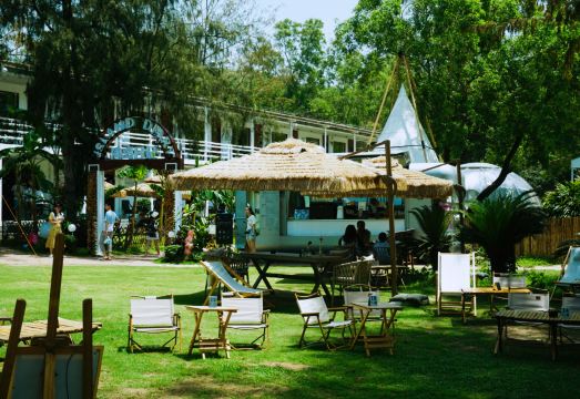4. Island d..