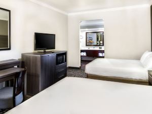 Travelodge by Wyndham Commerce Los Angeles Area