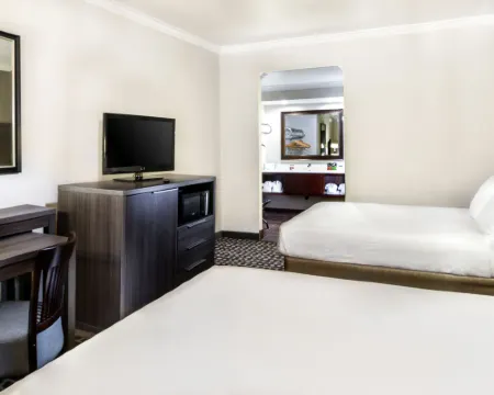 トラベロッジ バイ ウィンダム コマース ロサンゼルス エリア コマースのホテル