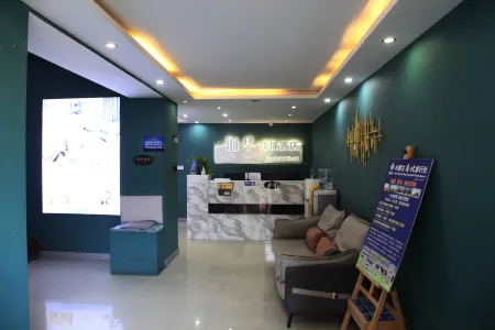 Chenghua Hotel (Zhaowuda Road Inner Mongolia University) Отели рядом с достопримечательностью «Department of Physical Education， Inner Mongolia Agricultural University»