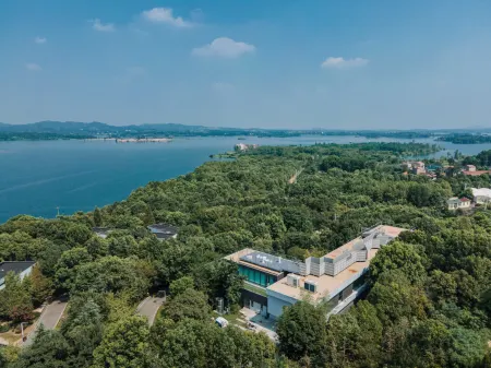 Xieyang Leizhu Homestay Magnolia Branch Отели рядом с достопримечательностью «Mulan Grassland»