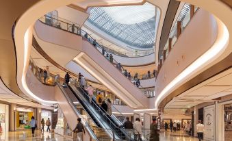 Shanghai Stylish Pied-a-terre at Jingan central (West Nanjing Road)