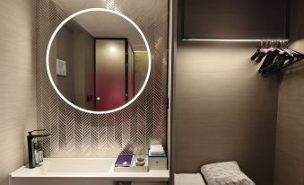Meibo Hotel (Xi'an Bell Tower Metro Station Branch)