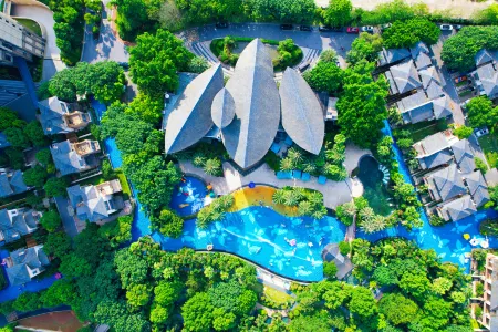 Baodun Lake Hushan Hot Spring Resort