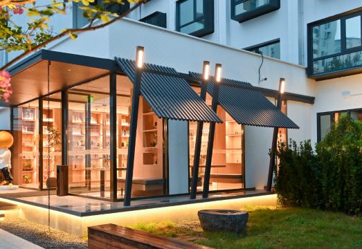 4. 라이트 호텔 진..