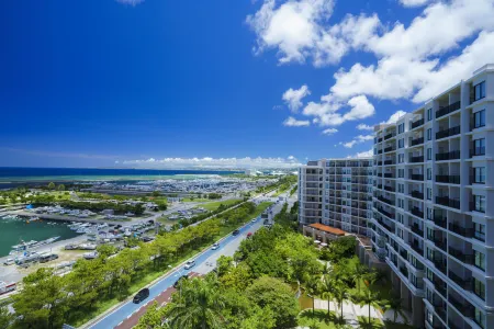 Moon Ocean Ginowan Hotel & Residence Отели рядом с достопримечательностью «Futenma-gu»