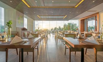 A La Carte Da Nang Beach