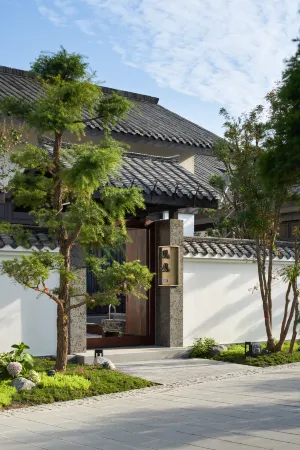 MOONRISE HOTELS & RESORTS