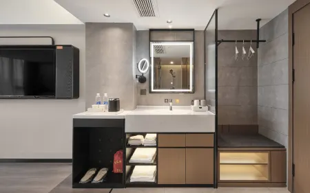 Hangzhou West Lake Lakeside Five-Star Bay Hotel (Wushan Square) Отели рядом с достопримечательностью «Wang Former Residence»