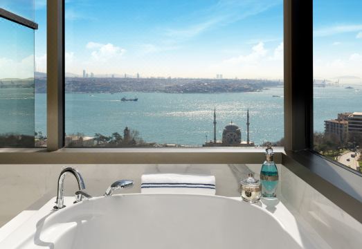 더 리츠칼튼 이스탄불 앳 더 보스포루스 실내 수영장