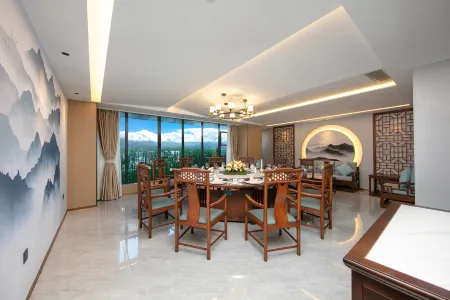 Vienna International Hotel (Xichang Qionghai Wetland Wanda Plaza Store) Отели рядом с достопримечательностью «Xiaoyucun»