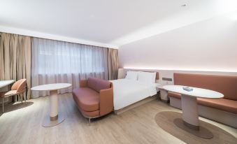 HanTing Hotel (Taonan Zhubang Wanchengguangchang Plaza)