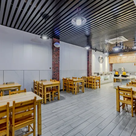 Langyue Fashion Hotel (Chizhou RT-Mart)