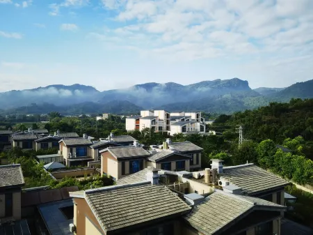 Huangyue Apartment (Guangzhou South Railway Station Store)