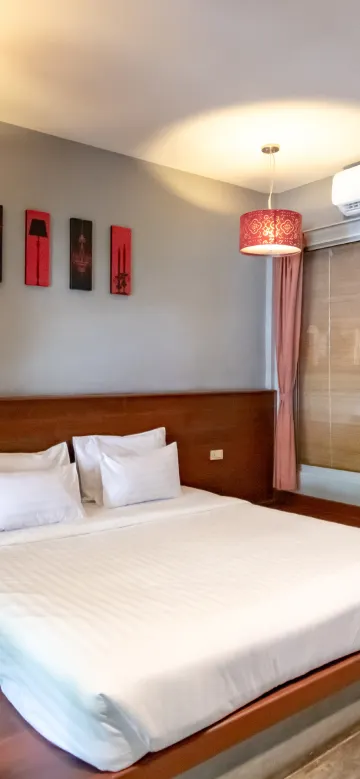 ห้องดีลักซ์ เตียงใหญ่ 1 เตียง