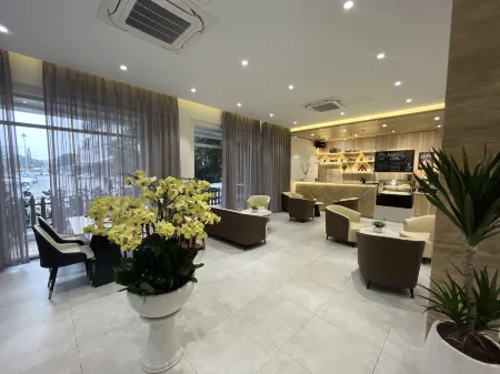 Mango Hotel - Ha Noi Railway Station Отели рядом с достопримечательностью «Quan Su Temple»