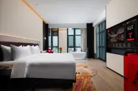 Radisson Red Yangzhou Slender West Lake